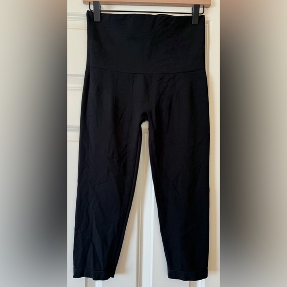 Assets by Spanx Black Leggings Size XL - Picture 1 of 7
